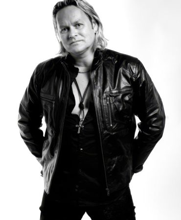 Dirk Brand is appearing at the Europe Drum Show.