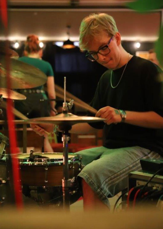 Jeremy Seßler is appearing at the Europe Drum Show.