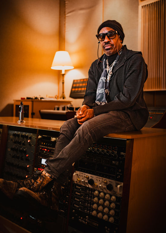 Steve Jordan is appearing at the Europe Drum Show.